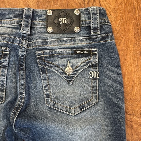 Miss Me Mid-Rise Skinny Jeans. 29 - Picture 6 of 12
